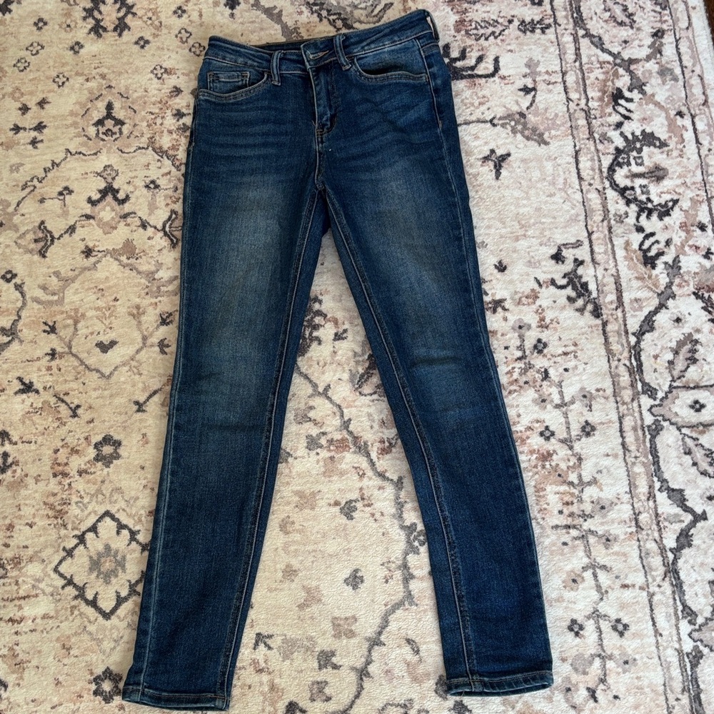 Vervet Skinny Jeans. Size 25